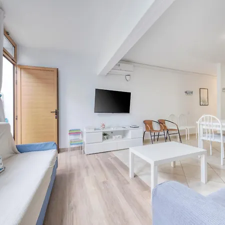 Casa Cris - House Next To Playa Grande By Lanzarote بيت للعطل *