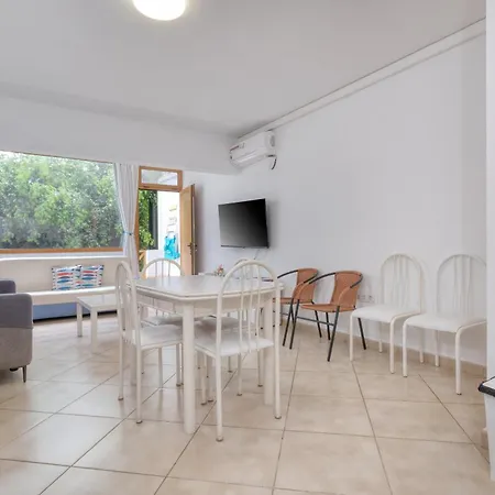 Casa Cris - House Next To Playa Grande By Lanzarote Vakantiehuis