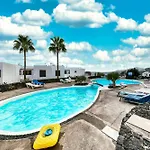 別荘 Casa Cris - House Next To Playa Grande By Lanzarote *